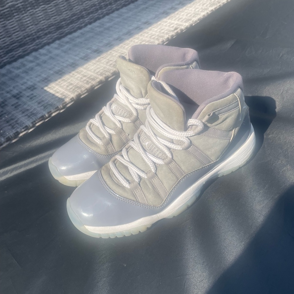 Jordan 11 cool grey (size 7 men)